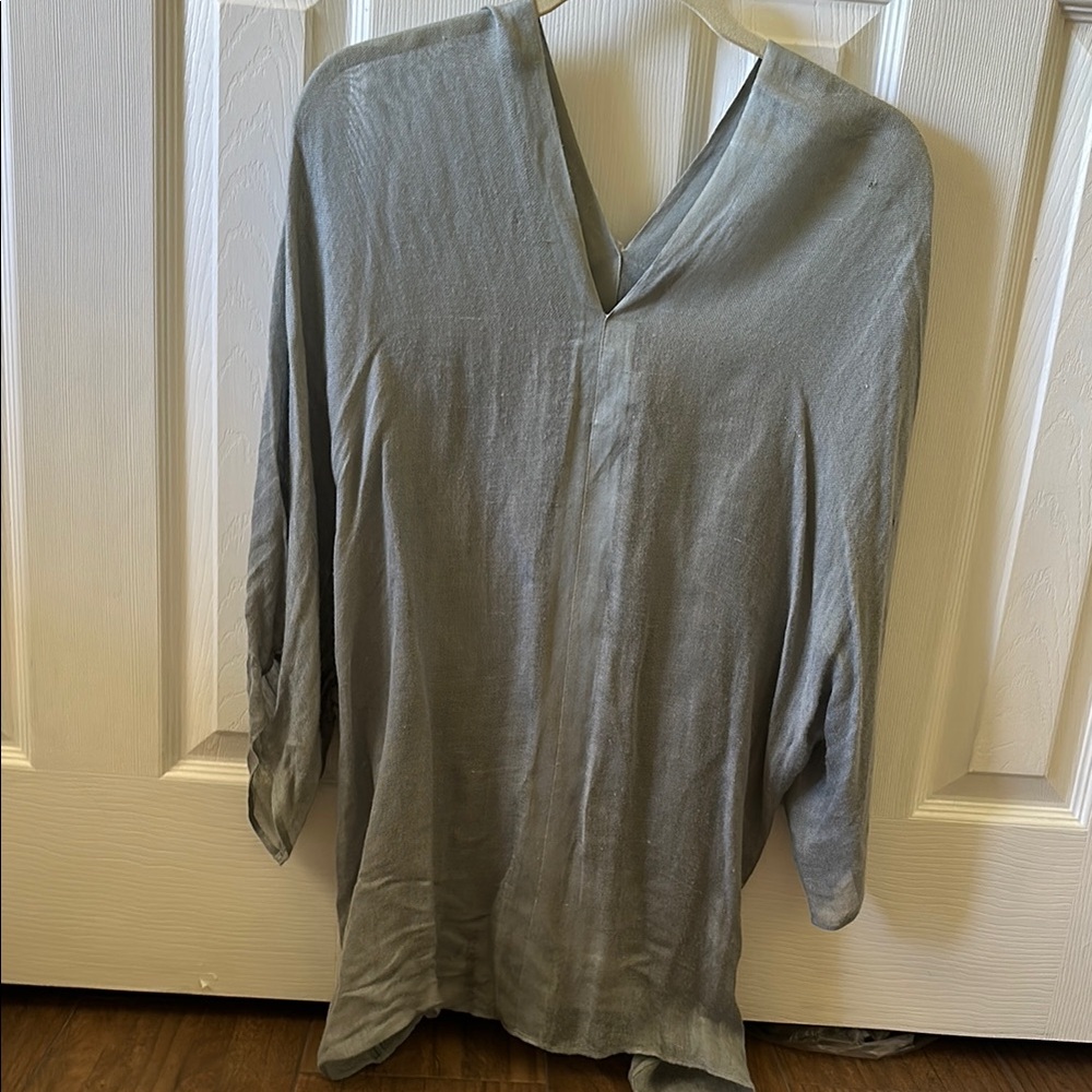 Love Quotes Elegant Gray Women's Top